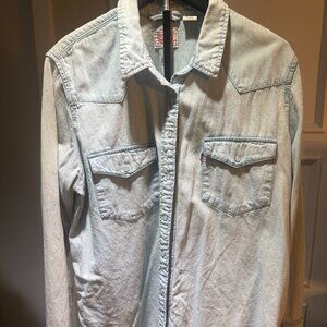 Women's Levi's Denim Shirt.  XL